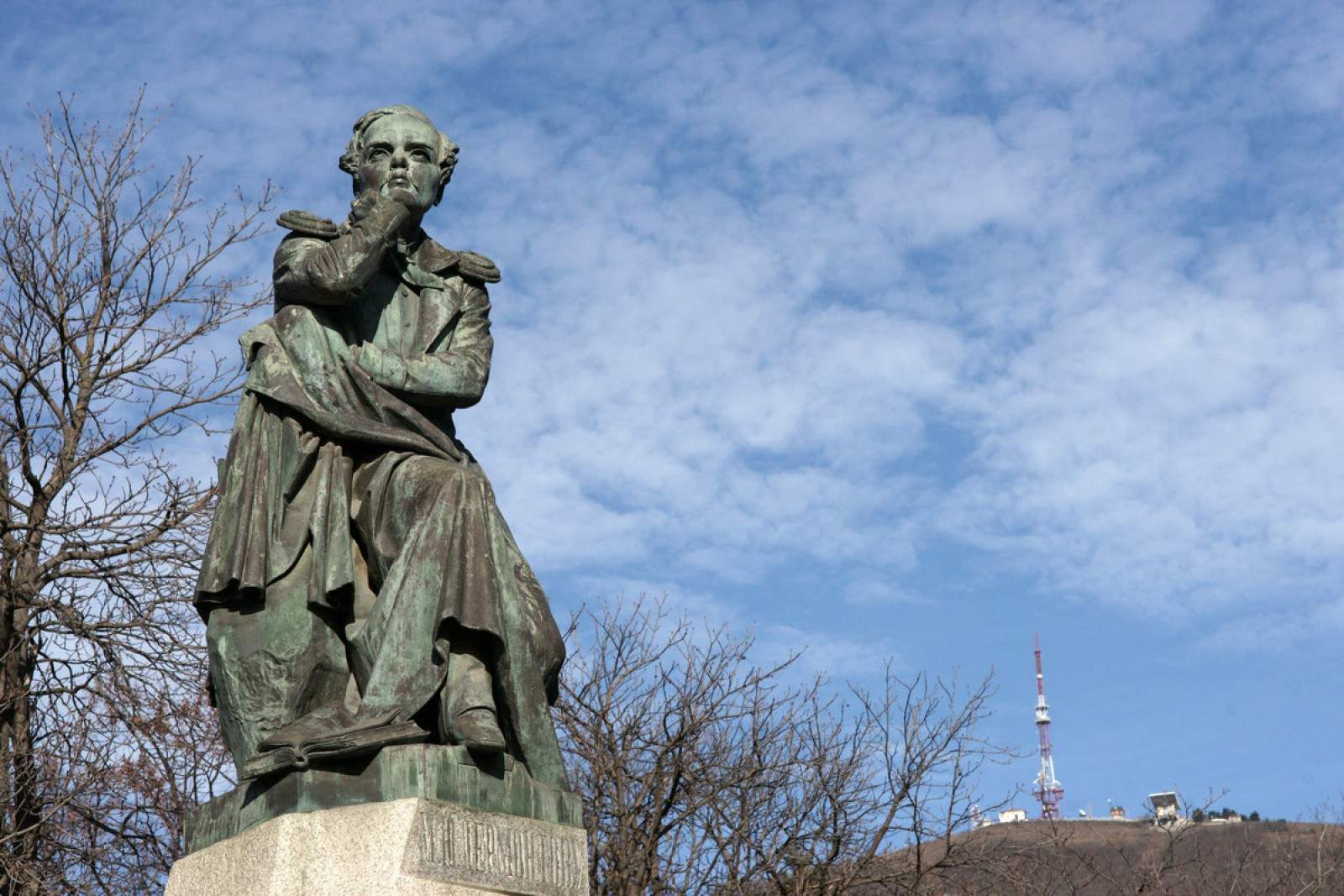 Лермонтовский. Опекушин памятник Лермонтову в Пятигорске. Памятник м ю Лермонтову в Пятигорске. Опекушин скульптор памятник Лермонтову. А. М. Опекушин памятник Лермонтову в Пятигорске.