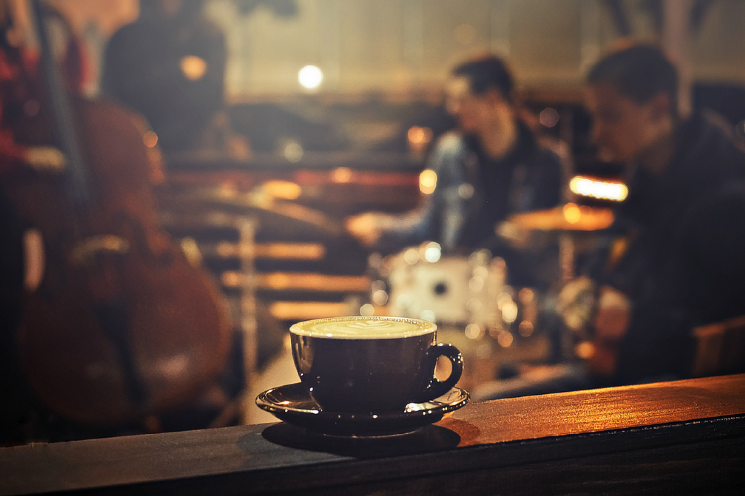 Уютная музыка. Вечерний чай в кафе. Кофе в кафе. Кофейня вечером. Чаепитие в кофейне.