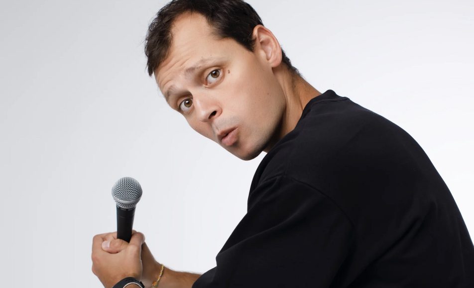 Виктор Комаров