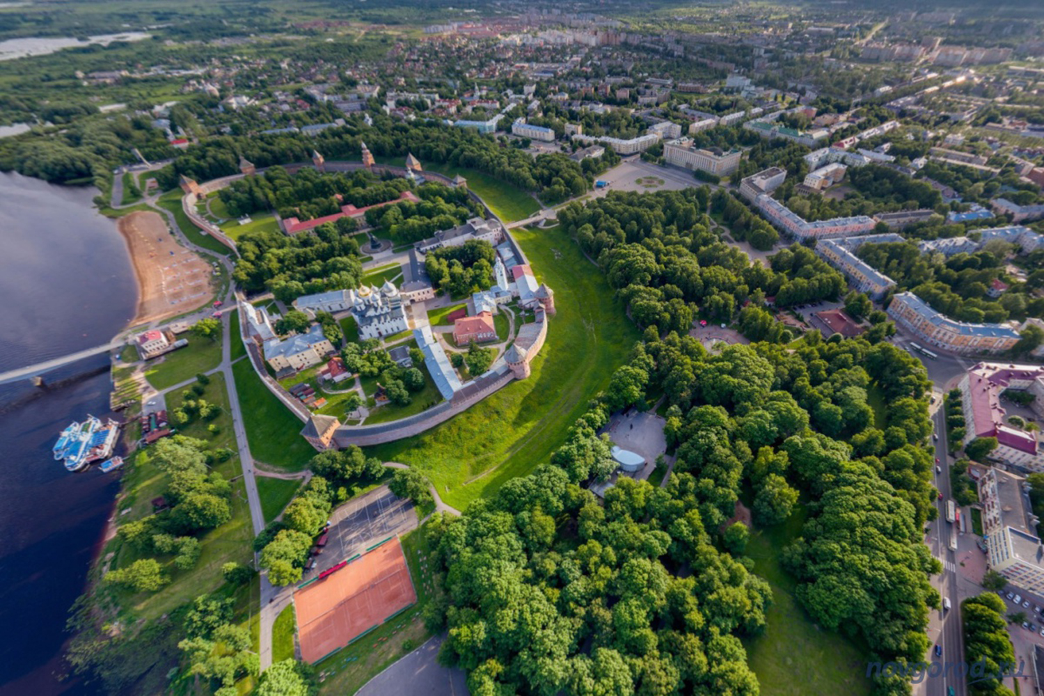 Кремлёвский парк в Великом Новгороде