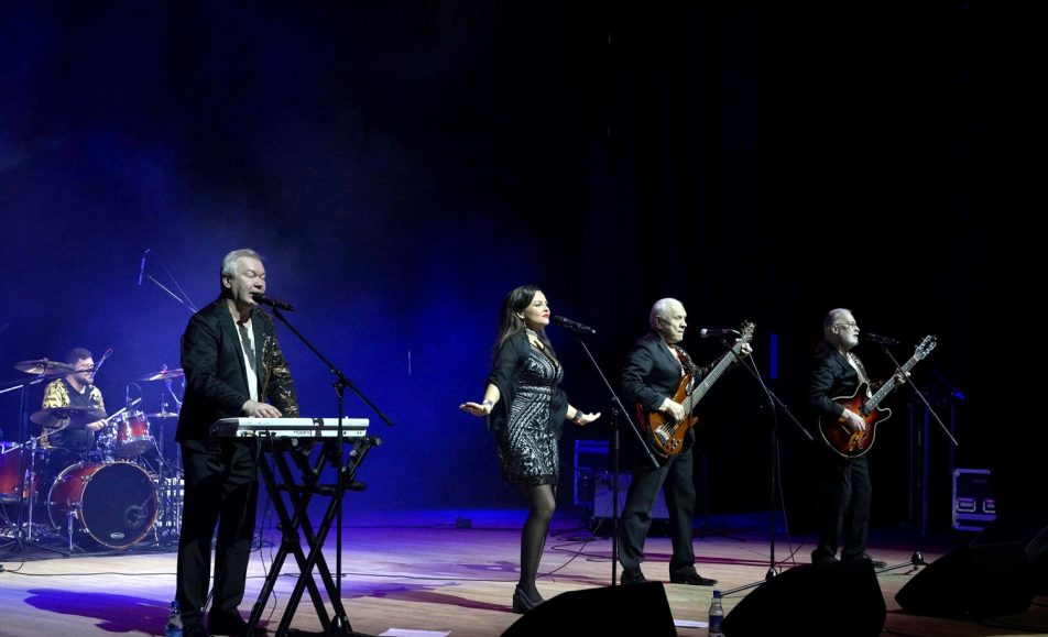 Поющие гитары