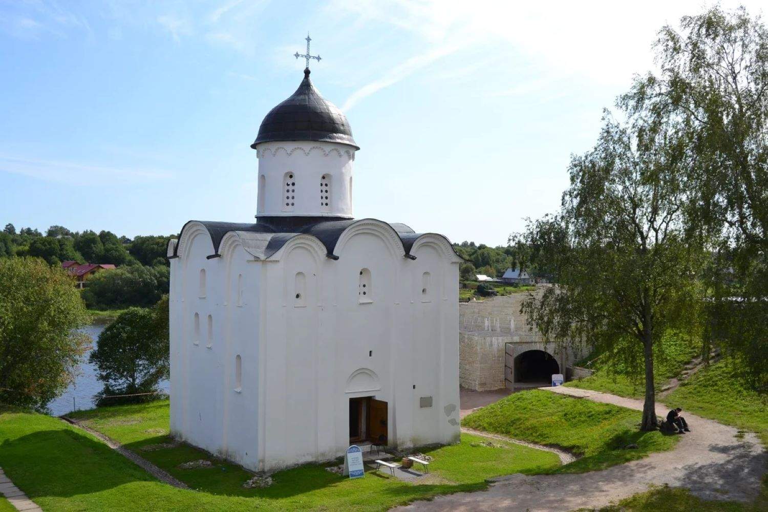 Церковь святого георгия в ладоге. Церковь св Георгия (Суворовская) г. новая Ладога. Храм св Георгия в старой Ладоге барабан.