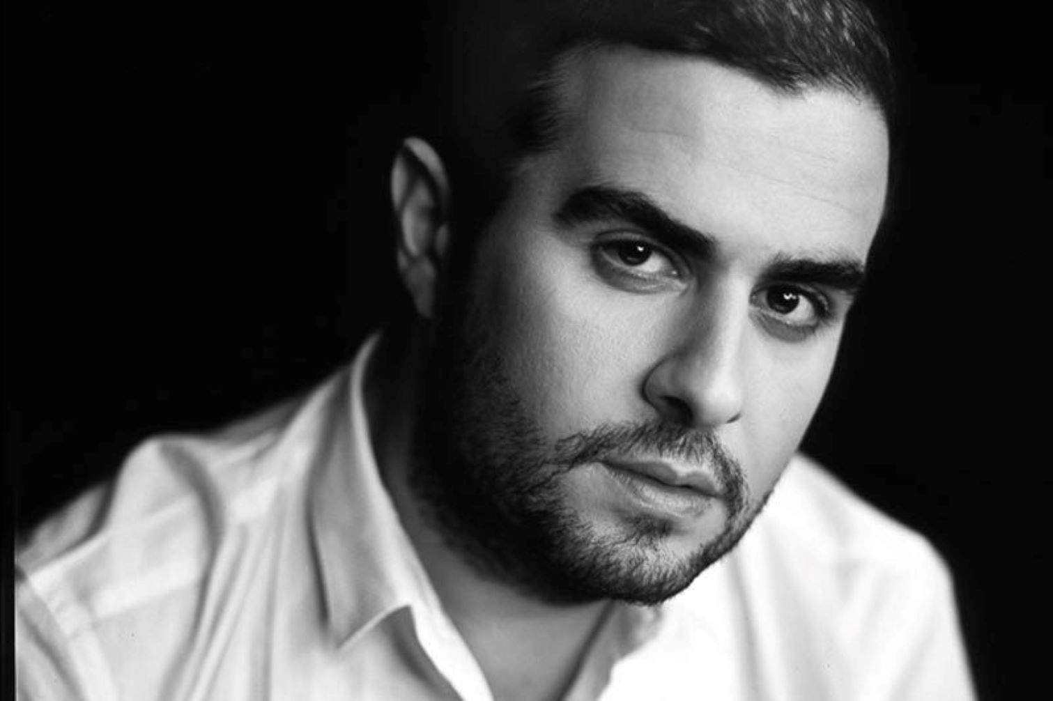 Эльчин сафарли фото. Турецкий писатель эльчин сафарли. Эльчин сафарли фото. Эльчин сафари. Эльчин сафарли биография.