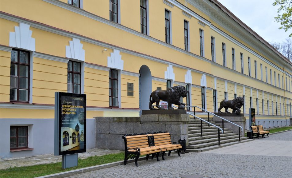 Историческая экспозиция в главном здании музея