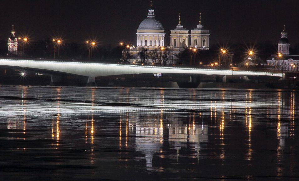Дворы, деревья, люди, птицы…