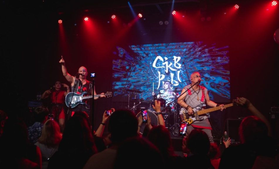 Revolution Best Tour