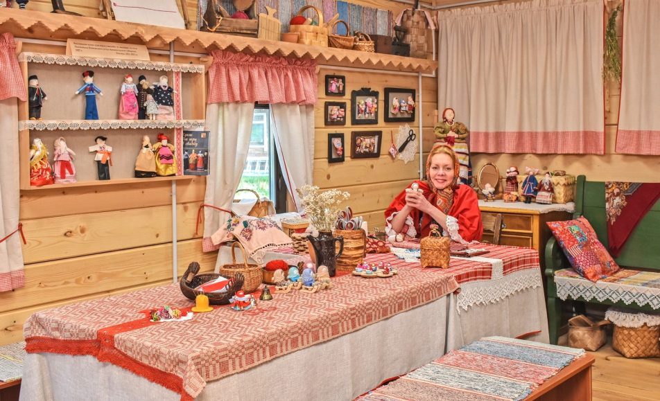 Народная кукла