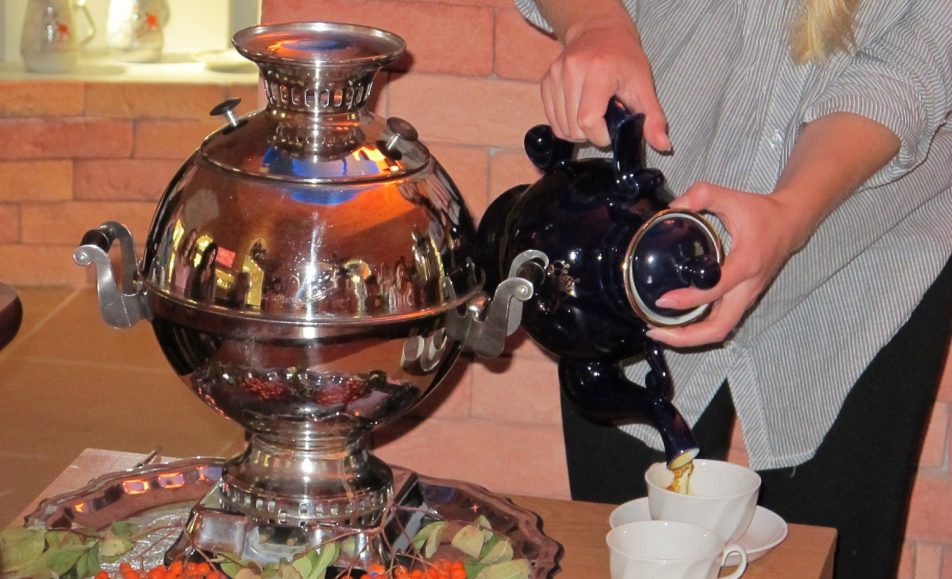 Русские чайники на медовый спас