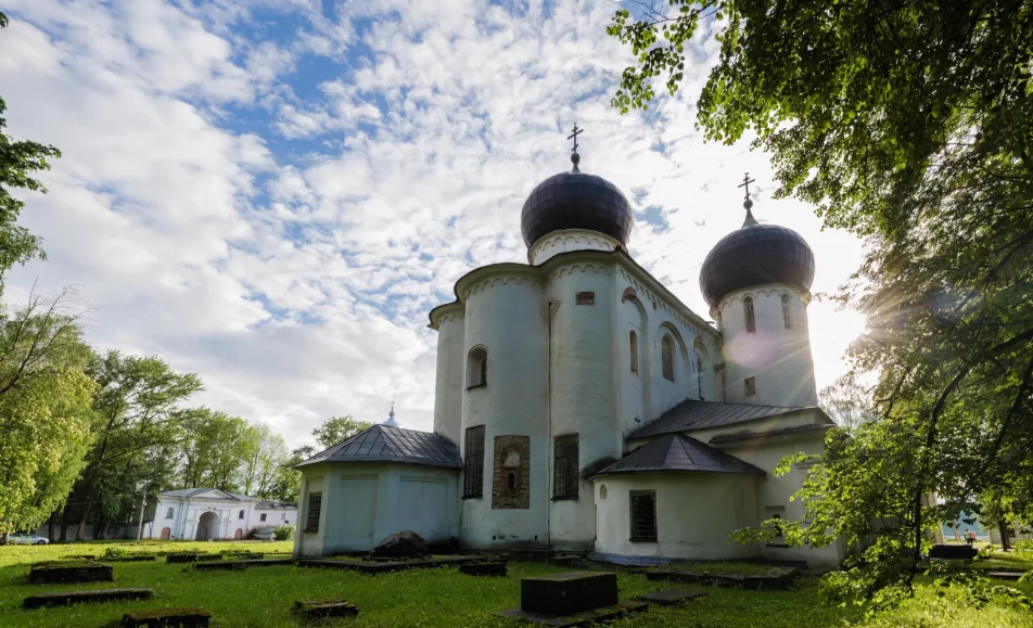 От обители земной к обители небесной