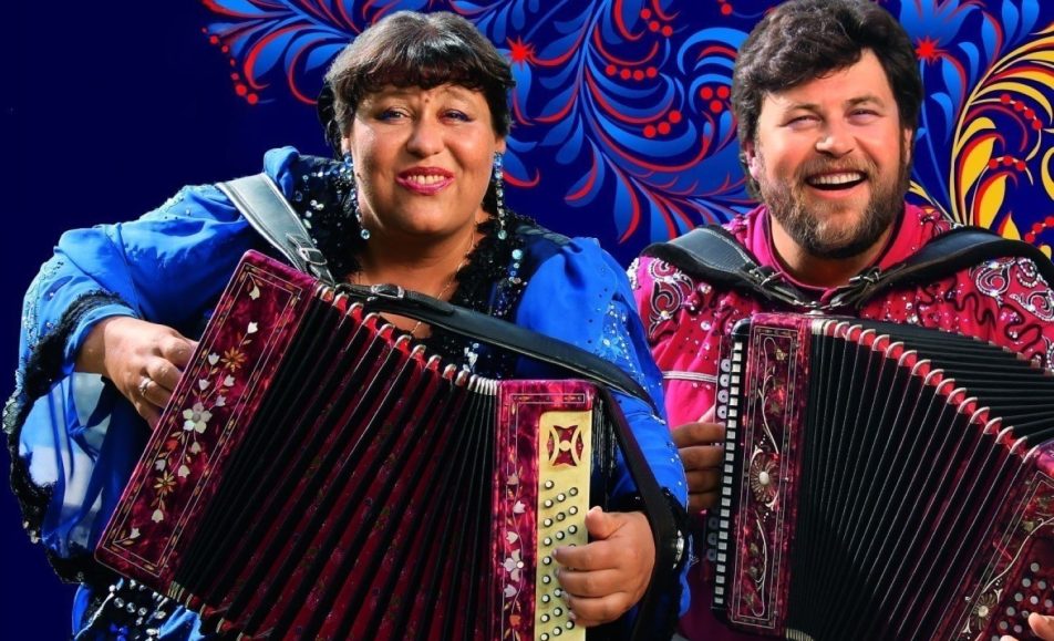 Играй, гармонь!