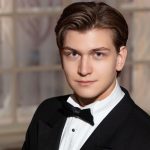 Женщина — музыка. Женщина — свет