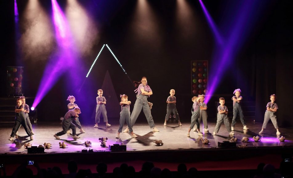 Четыре стены