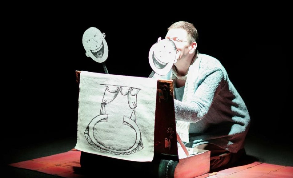 Слон Хортон ждет птенца