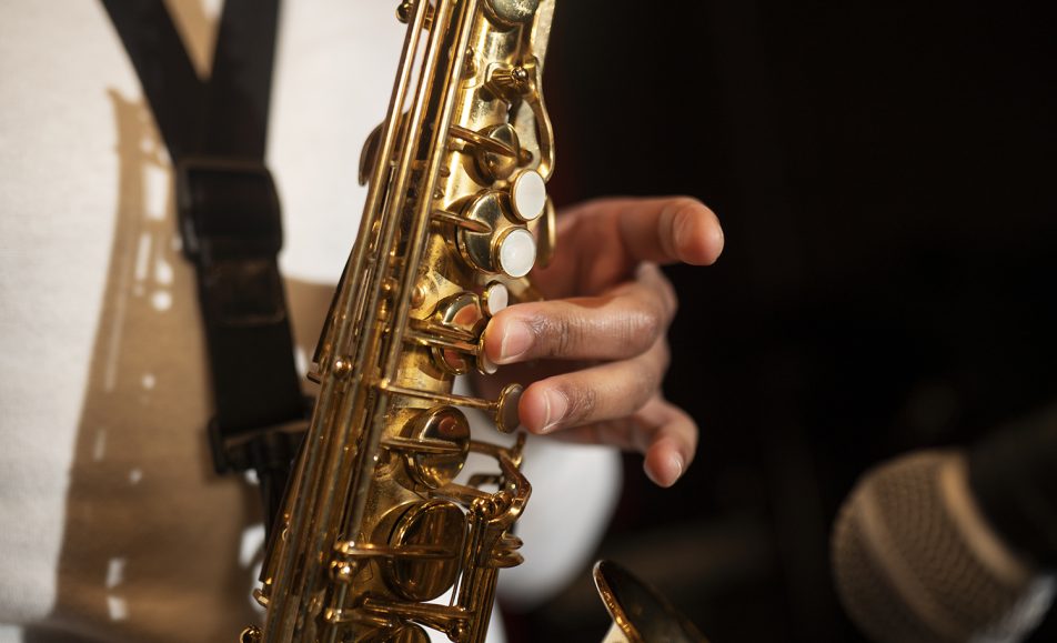 Тростник был оживлен божественным дыханьем