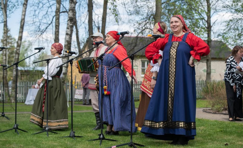 Запоём частушку звонко в Сябреницах над рекой